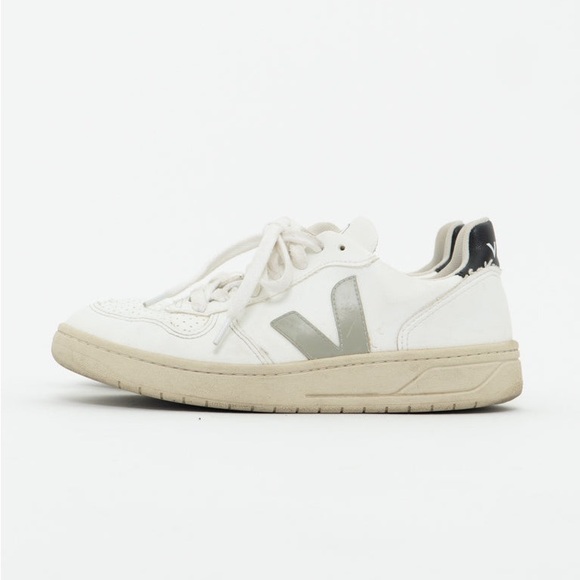 SOLD VEJA x V-10 Vegan White Oxford Cream Sneaker (7, 7.5W) - Picture 1 of 4
